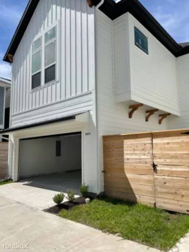 Main picture of 8931 Knoll Villas St