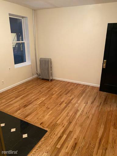 Main picture of 207 W 11th St