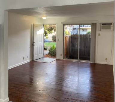 Main picture of 1518 Moorpark Ave