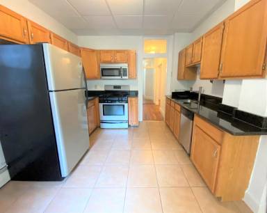 Main picture of 10 Bynner Street