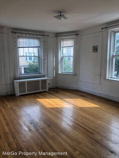 Main picture of 74 Babcock St