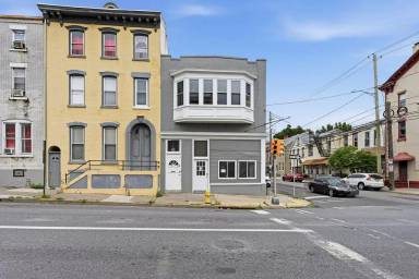 Main picture of 348 N 6th St