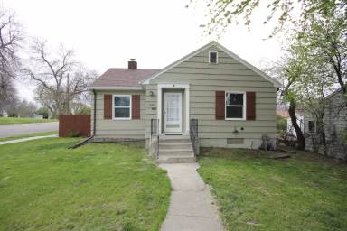 Main picture of 1524 3rd Ave S