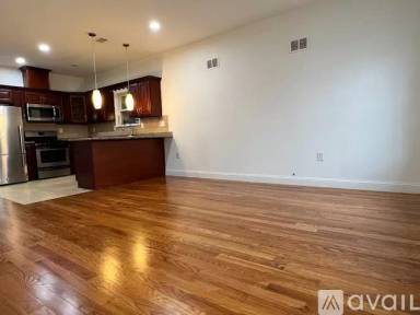 Main picture of 117 Franklin St