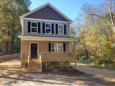 Main picture of 143 Luckado St
