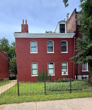 Main picture of 2711 Indiana Ave