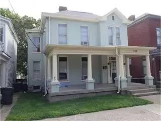 Main picture of 225 E Maxwell St