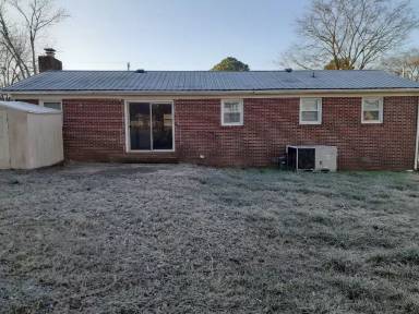 Main picture of 310 Greenbriar St