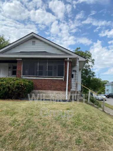 Main picture of 802 N Bradley Ave