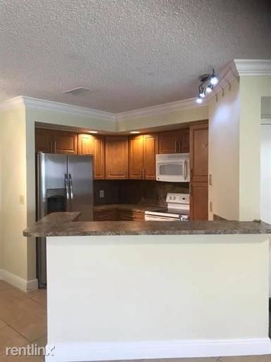 Main picture of 3410 Pinewalk Dr N