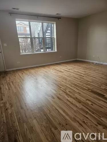 Main picture of 2535 W Harrison St