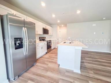 Main picture of 1047 Daisy Ln