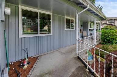 Main picture of 517 W St SE