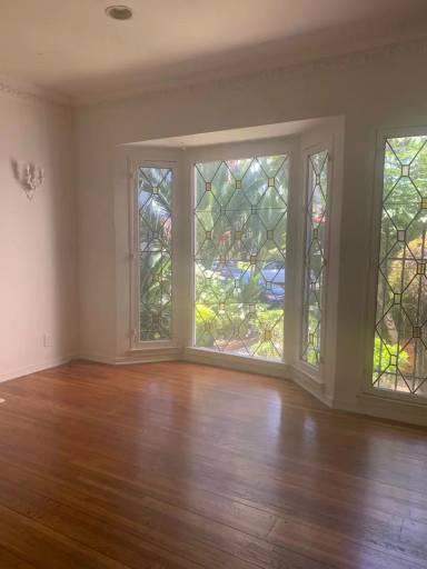 Main picture of 200 S Martel Ave