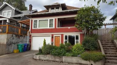 Main picture of 4512 N Commercial Ave