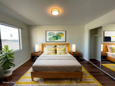 Main picture of 845 W Beach Ave