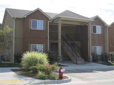 Main picture of 954 N Bluffwood Ln