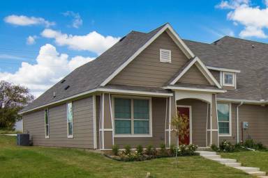 Main picture of 1121 Newcastle Dr