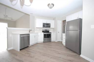 Main picture of 8021 Philadelphia Dr