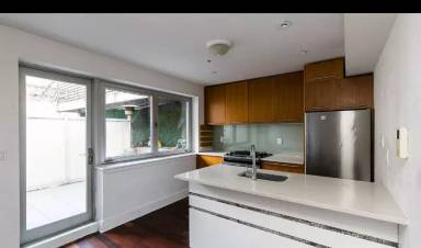 Main picture of 240 Richardson St