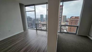 Main picture of 130 W Chicago