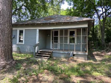 Main picture of 703 E Wright St
