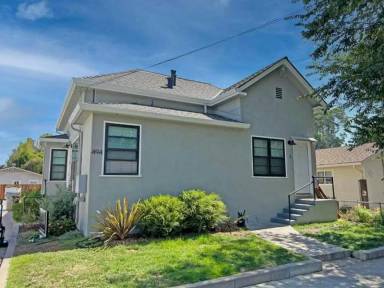 Main picture of 494 N 4th St