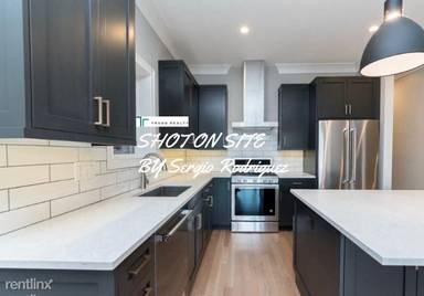 Main picture of 2319 N Southport Ave