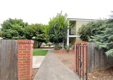 Main picture of 405 Riverside Dr