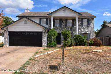 Main picture of 406 Sycamore Dr