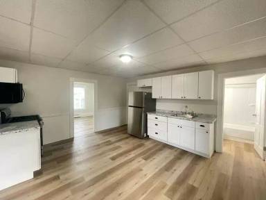 Main picture of 118 Beech St