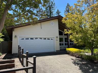 Main picture of 2280 Warwick Dr