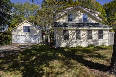 Main picture of 915 Valley Rd