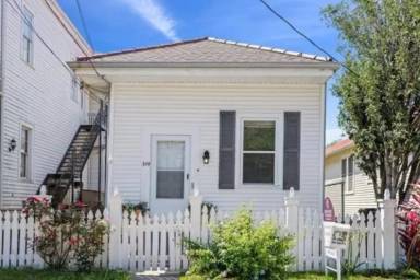 Main picture of 344 Angela Ave