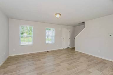 Main picture of 613 Courtyard Pl