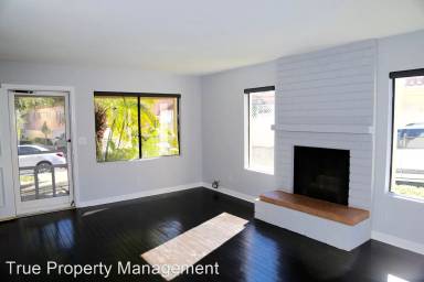 Main picture of 1068 Townhouse Dr