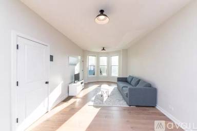 Main picture of 2724 W Prindiville St