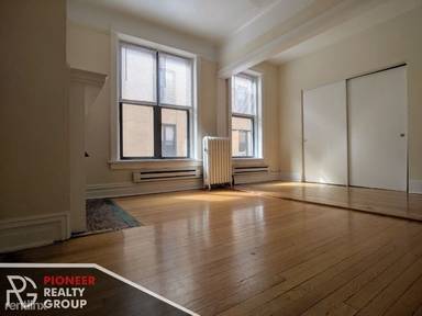 Main picture of 428-438 W Belden Ave