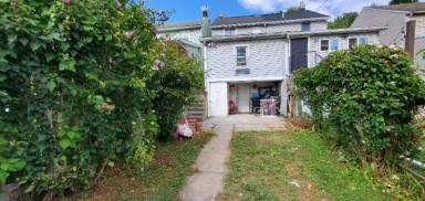Main picture of 1430 Poplar St