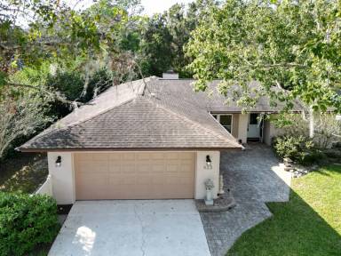 Main picture of 423 Whispering Oaks Ct