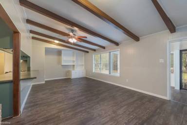 Main picture of 3911 Hilltop Dr
