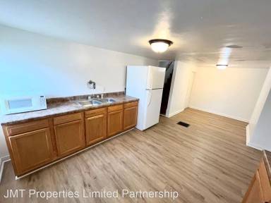 Main picture of 263 W 8th St