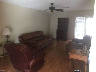 Main picture of 631 Parkwood Ave