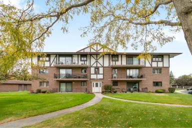 Main picture of 11045 S Theresa Cir
