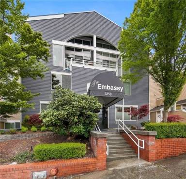 Main picture of 2350 10th Ave E