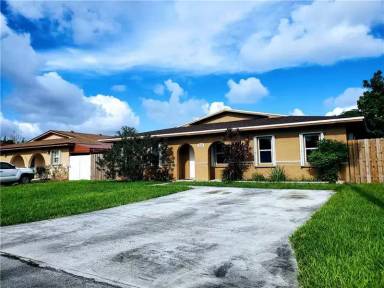 Main picture of 4630 SW 43rd Ter