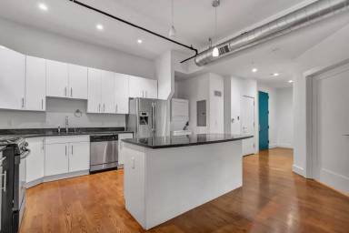 Main picture of 140 Orange St