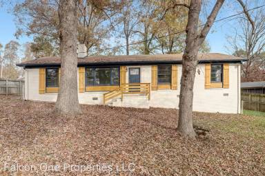 Main picture of 104 Delmont Ct
