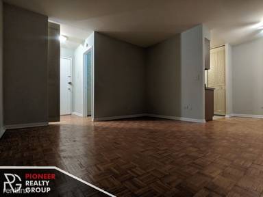 Main picture of 510 W Briar Pl