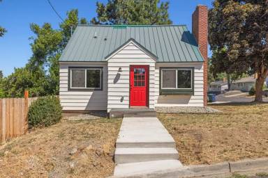 Main picture of 1500 Siskiyou St